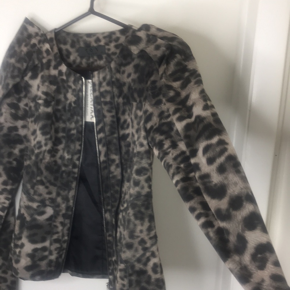 Leopard Print Jacket - image 4